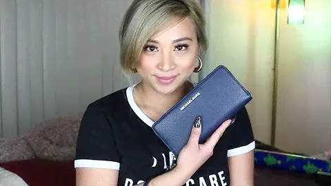 Michael Kors jet set travel continental leather wristlet review