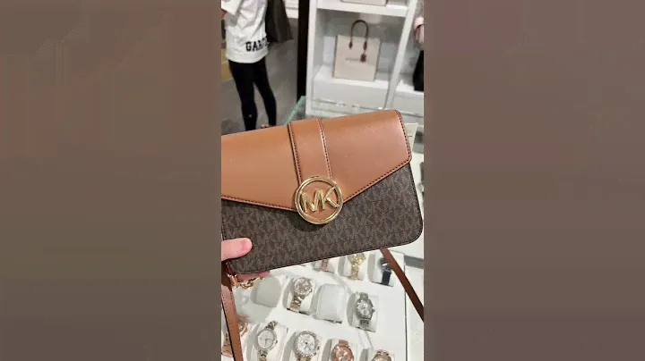 Michael Kors Carmen handbag 💰538 dropped to 💰85.