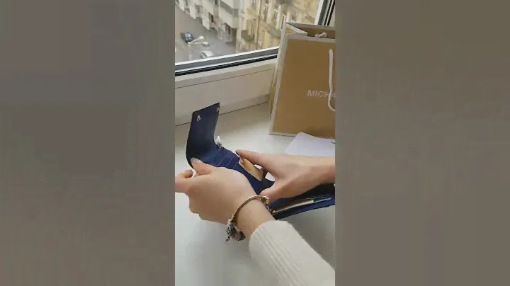 Кошелек женский кожаный по типу портмоне Michael Kors
