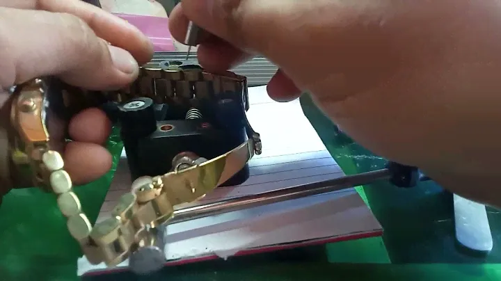 MICHAEL KORS BRACELET ADJUSTMENT