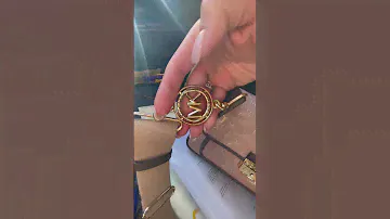 Как отличить копию от оригинала Michael kors Bradshaw