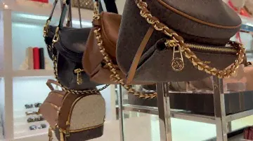 Michael Kors VIP Crossbody Bags Mall Shopping. Сумки Кроссбоди Michael Kors VIP #michaelkors