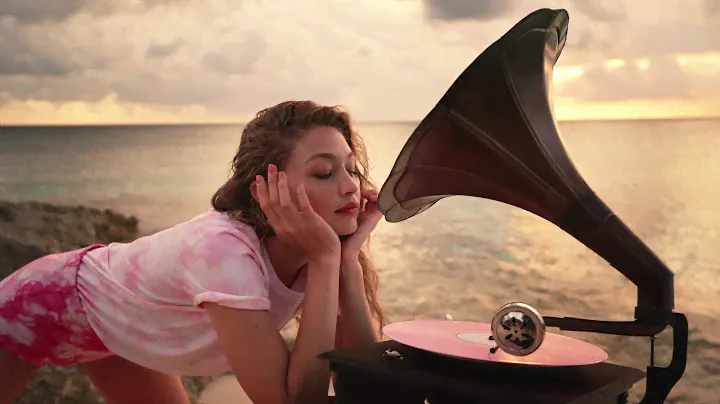 Gigi Hadid | Michael Kors Wonderlust Sublime