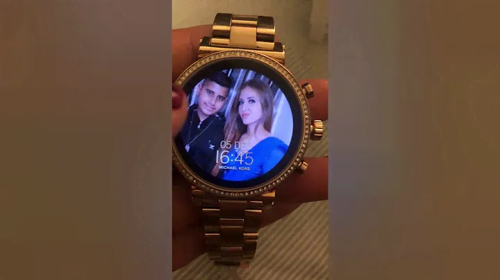 Умные часы Michael Kors Sofie